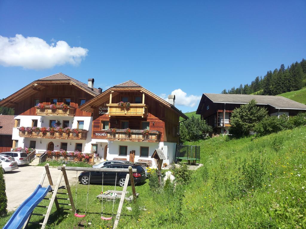 Ciasa Raut Apartment La Valle Luaran gambar