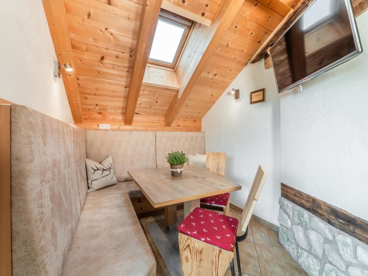 Ciasa Raut Apartment La Valle Luaran gambar