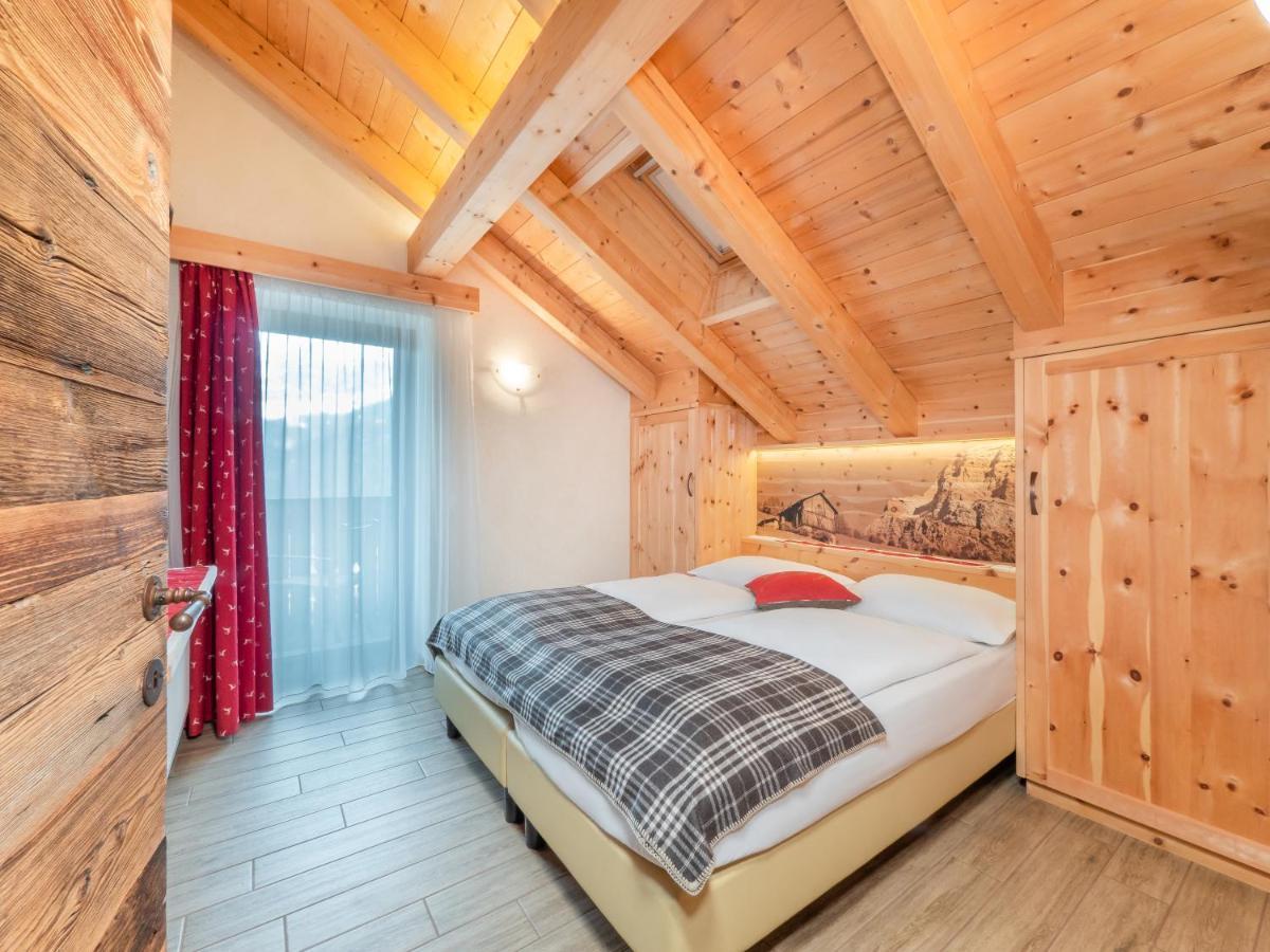 Ciasa Raut Apartment La Valle Luaran gambar