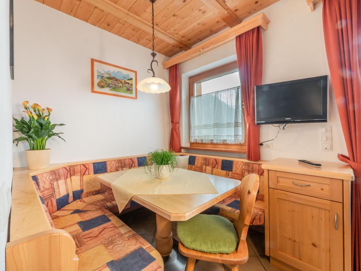 Ciasa Raut Apartment La Valle Luaran gambar
