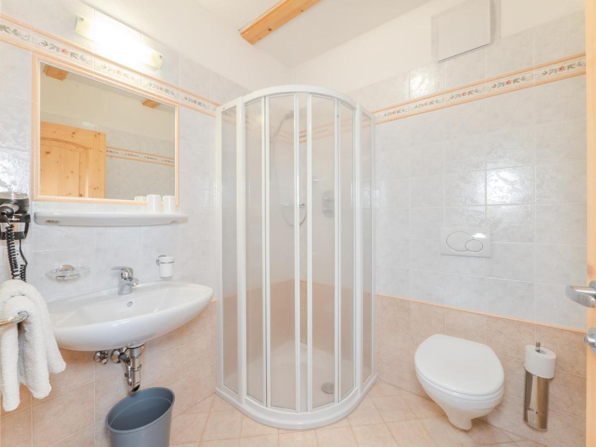 Ciasa Raut Apartment La Valle Luaran gambar