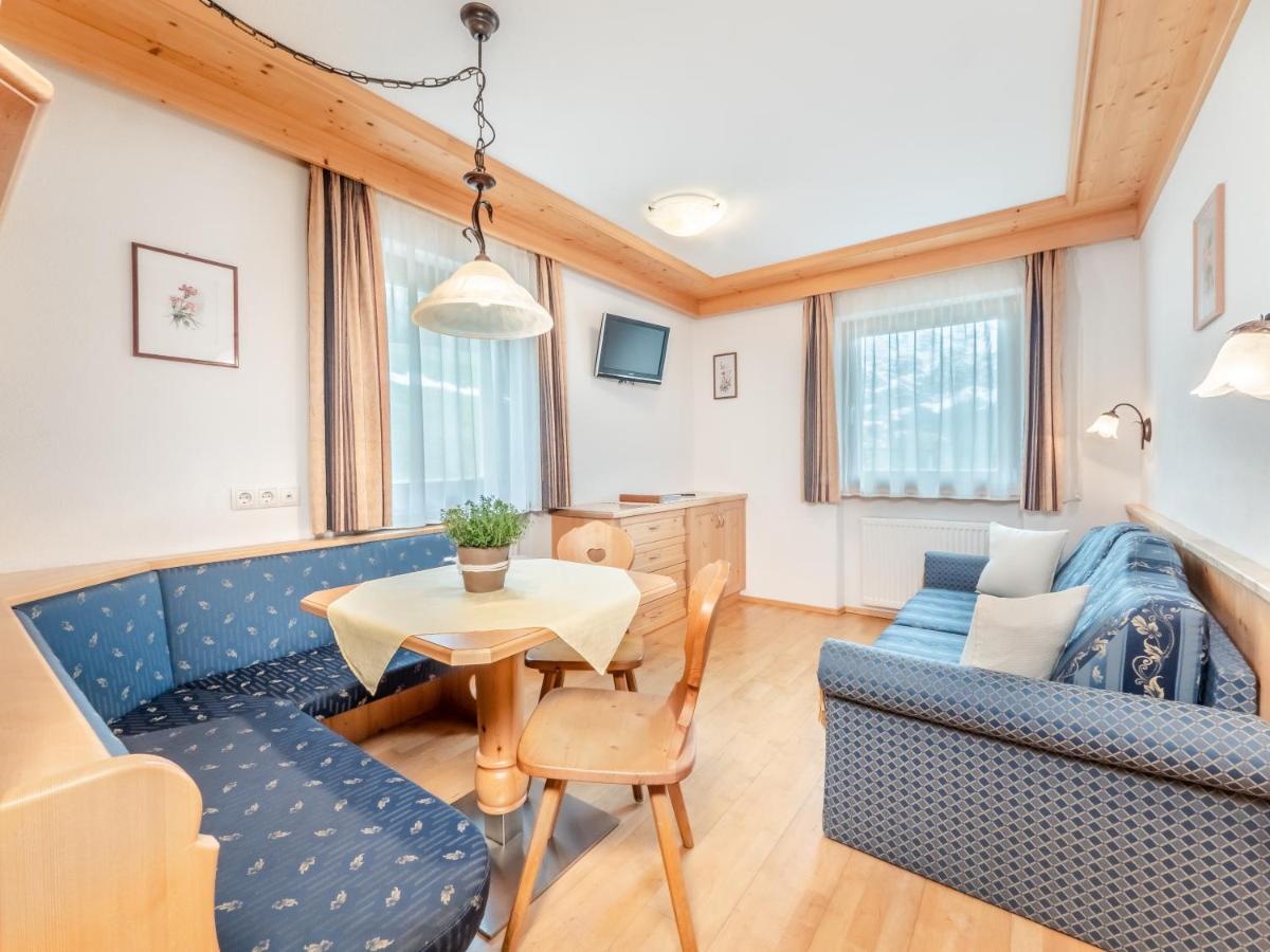 Ciasa Raut Apartment La Valle Luaran gambar