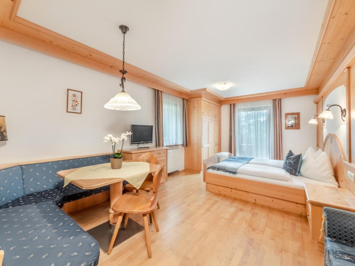 Ciasa Raut Apartment La Valle Luaran gambar